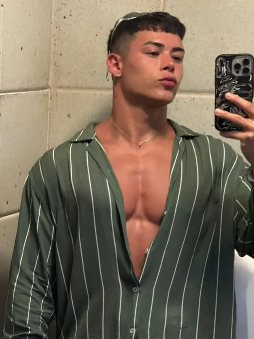 Luca, male escort in Al Barsha