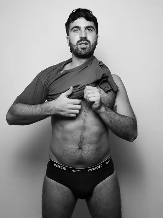 Dario, male escort in Deira