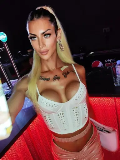 Eva, photo 2